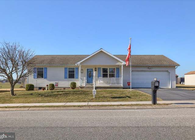Property at 555 Lincolnway Dr, York, PA 17408, 3 beds, 2 baths