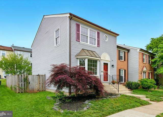 Property at 14474 Four Chimney Dr, Centreville, VA 20120, 3 beds, 2.5 baths