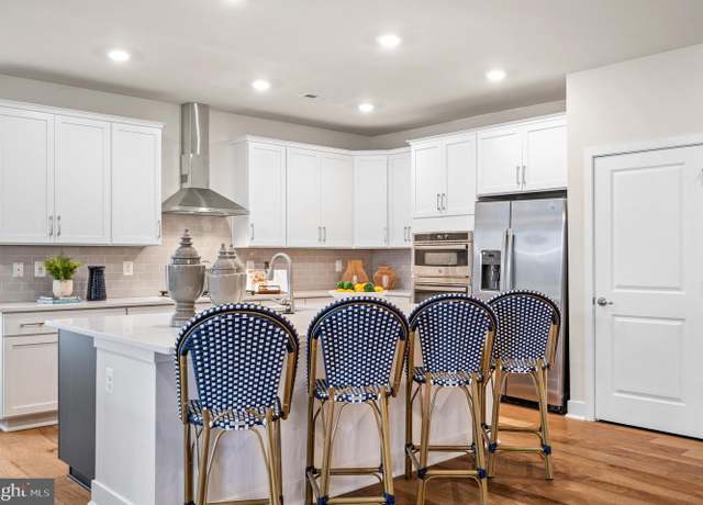Property at 400 Peacock Pl, Dover, DE 19904, 2 beds, 2 baths