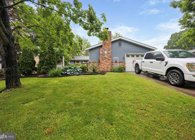 Property at 2722 E Riding Dr, Wilmington, DE 19808, 3 beds, 1.5 baths