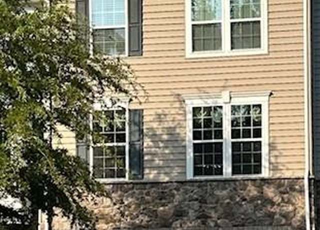 Property at 218 General Grey Ct, Newark, DE 19702, 3 beds, 3 baths