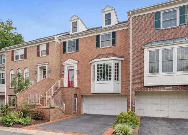Property at 8942 Barrowgate Ct, Potomac, MD 20854, 3 beds, 3.5 baths