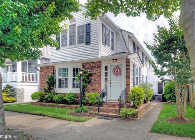 Property at 15 N Douglas Ave, Margate City, NJ 08402, 3 beds, 1.5 baths