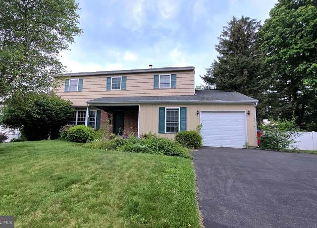 Property at 544 Penrose Ln, Warminster, PA 18974, 4 beds, 2.5 baths