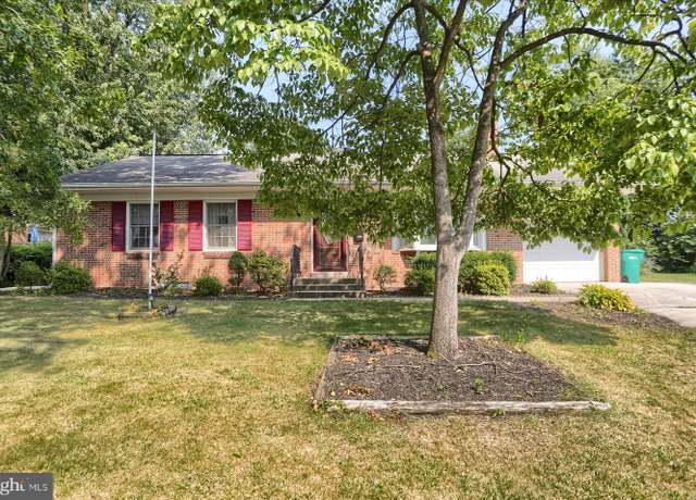 Property at 9 Gale Cir, Camp Hill, PA 17011, 4 beds, 1.5 baths