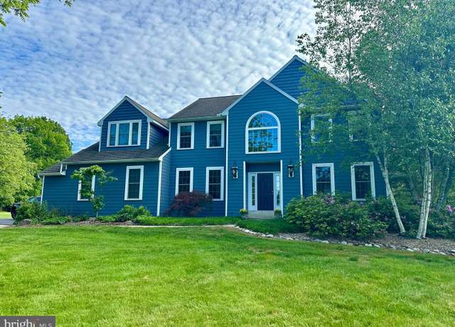 Property at 210 Heritage Ct, Downingtown, PA 19335, 4 beds, 2.5 baths