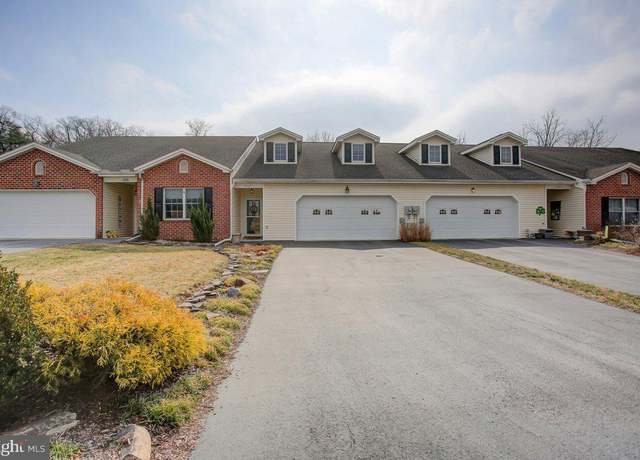 Property at 2505 Sherry Dr, Chambersburg, PA 17202, 2 beds, 2.5 baths