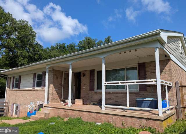 Property at 44 Chestnut St, Adamstown, PA 19501, 4 beds, 1 bath