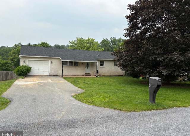 Property at 9 Willow St, Marysville, PA 17053, 3 beds, 2.5 baths