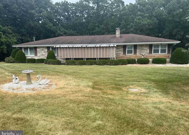 Property at 1500 Ridge Rd, Wellsville, PA 17365, 3 beds, 1.5 baths