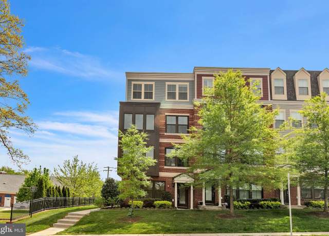 Property at 3951 Oak St, Fairfax, VA 22030, 4 beds, 4 baths