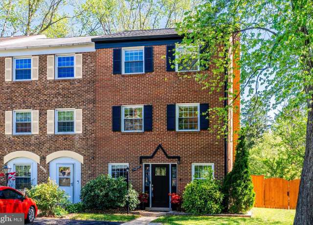 Property at 14847 Leicester Ct, Centreville, VA 20120, 3 beds, 2 baths