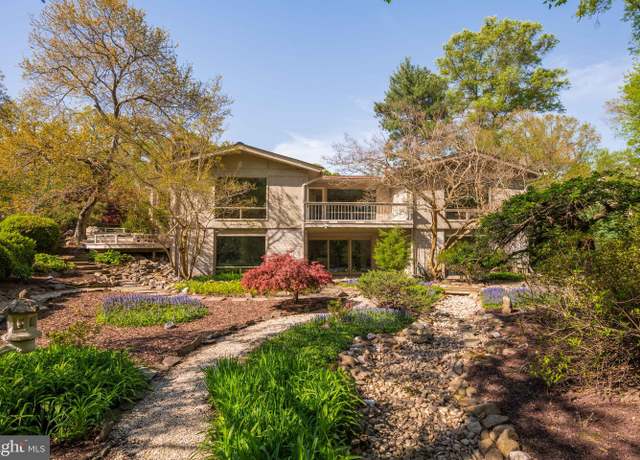 Property at 3019 Cunningham Dr, Alexandria, VA 22309, 5 beds, 3 baths
