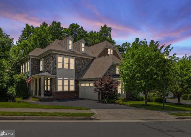 Property at 20393 Dunkirk Sq, Sterling, VA 20165, 4 beds, 3.5 baths