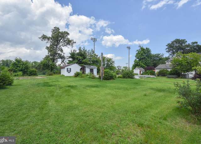 Property at 226 Oakwood Rd, Edgewater, MD 21037