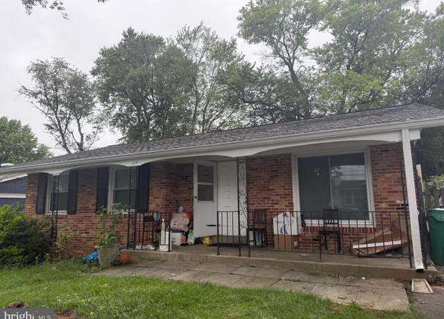 Property at 124 Spring St, Gaithersburg, MD 20877, 5 beds, 2 baths