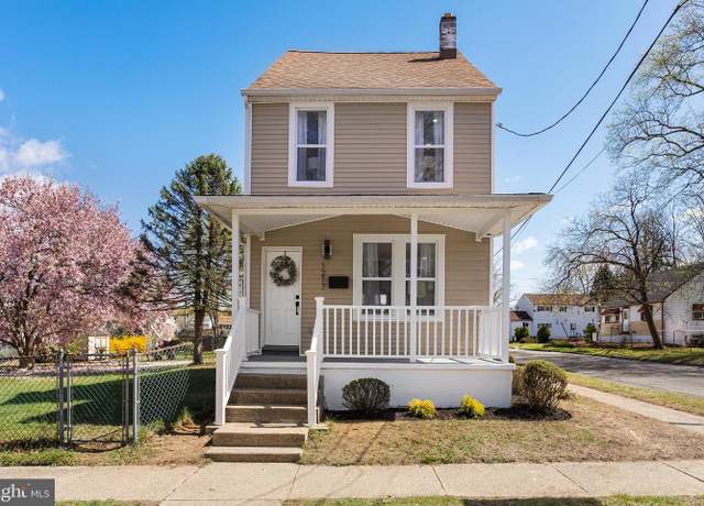 Property at 1217 Chestnut St, Burlington, NJ 08016, 3 beds, 1.5 baths