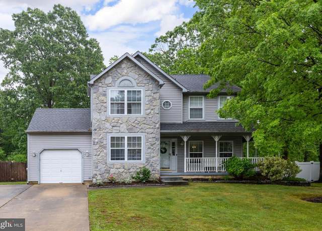 Property at 19 Duke Dr, Sicklerville, NJ 08081, 3 beds, 2.5 baths