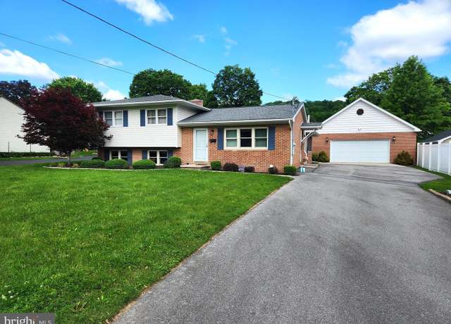 Property at 734 Preston St, Bedford, PA 15522, 3 beds, 2 baths