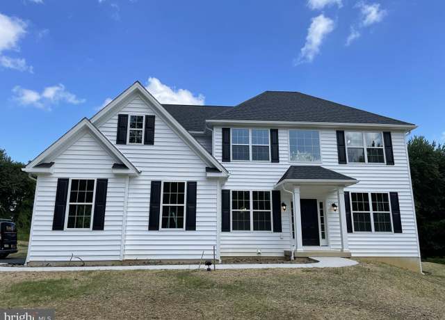 Property at 10 Hidden Pond Dr, Reading, PA 19607, 4 beds, 2.5 baths