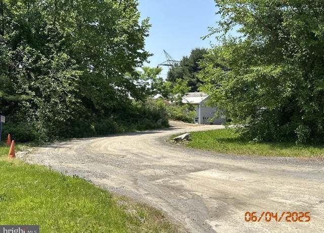 Property at 2085 Valley Rd, Parkesburg, PA 19365, 2 beds, 2 baths