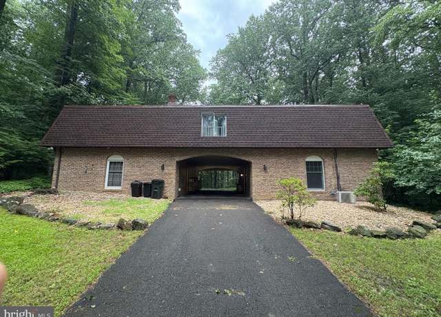 Property at 305 Northwood Dr, Lebanon, PA 17042, 3 beds, 2 baths