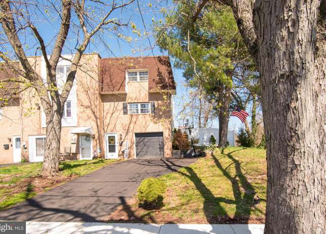 Property at 17 E Roberts St, Norristown, PA 19401, 3 beds, 1.5 baths