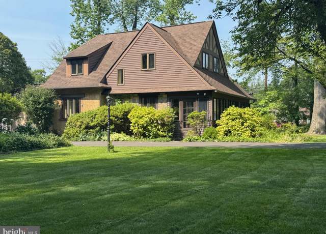 Property at 3021 Oakwood Dr, Plymouth Meeting, PA 19462, 3 beds, 2 baths