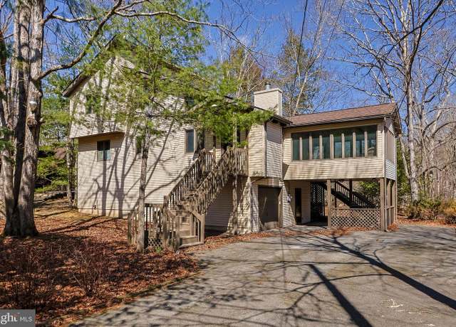 Property at 367 Saunders Dr, Bushkill, PA 18324, 3 beds, 3 baths