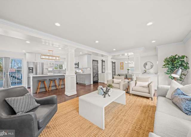 Property at 3206 N Glebe Rd, Arlington, VA 22207, 3 beds, 3 baths