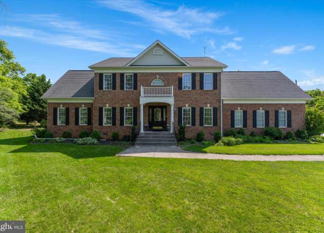 Property at 960 Laurel Grove Rd, Winchester, VA 22602, 5 beds, 3.5 baths