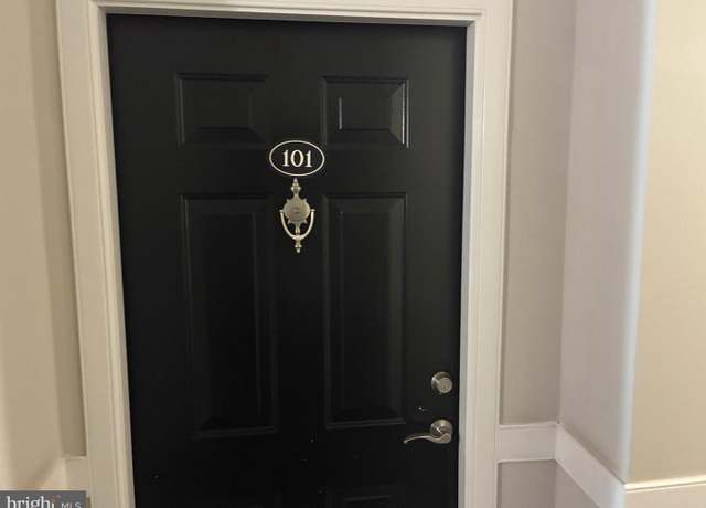 Property at 12925 Centre Park Cir #101, Herndon, VA 20171, 2 beds, 2 baths