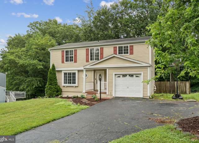 Property at 16041 Macedonia Dr, Woodbridge, VA 22191, 4 beds, 3 baths