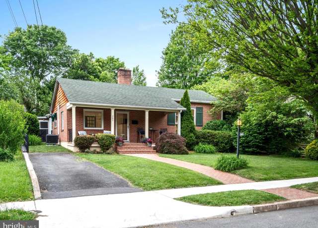 Property at 305 W Whitlock Ave, Winchester, VA 22601, 4 beds, 2.5 baths