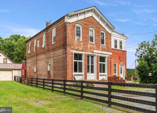 Property at 1383 Winchester Pike, Front Royal, VA 22630, 3 beds, 2.5 baths