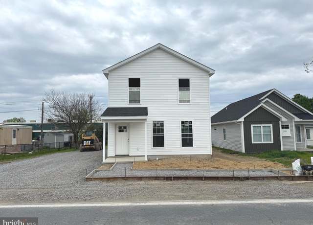 Property at 316 Athletic St, Martinsburg, WV 25404, 3 beds, 2.5 baths