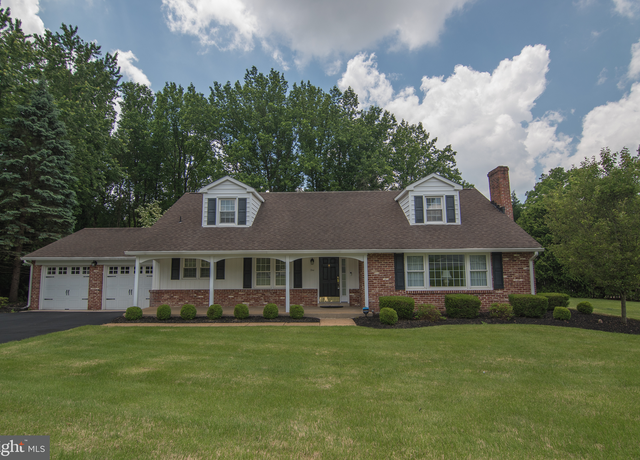 Property at 1 Longford Ct, Wilmington, DE 19808, 5 beds, 2.5 baths