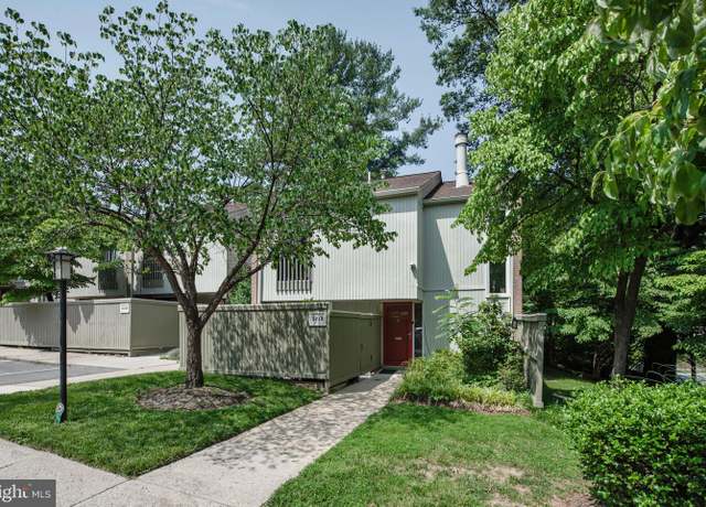 Property at 5210 Pooks Hill Rd Unit C-20, Bethesda, MD 20814, 3 beds, 3.5 baths
