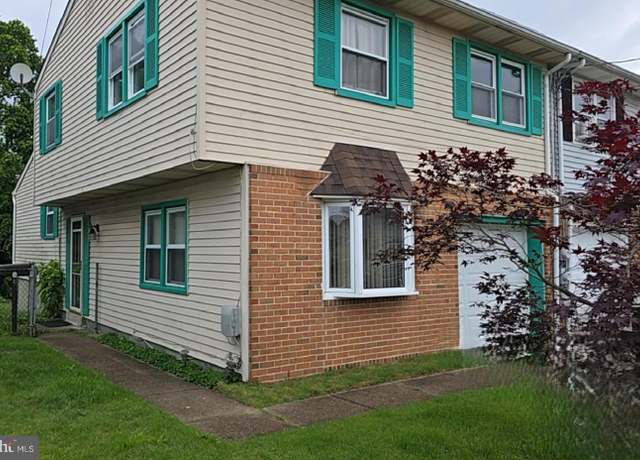 Property at 227 Kennedy Blvd, Bellmawr, NJ 08031, 3 beds, 1 bath