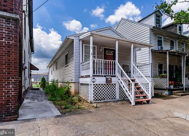 Property at 390 S 2nd St, Steelton, PA 17113, 2 beds, 2 baths