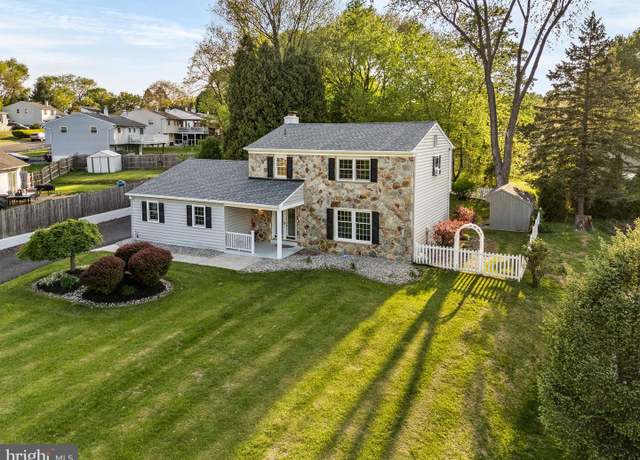 Property at 698 Burdett Dr, Upper Chichester, PA 19014, 5 beds, 3 baths