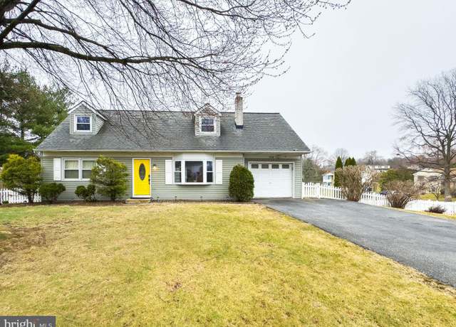 Property at 394 Highland Dr, Mountville, PA 17554, 4 beds, 2 baths
