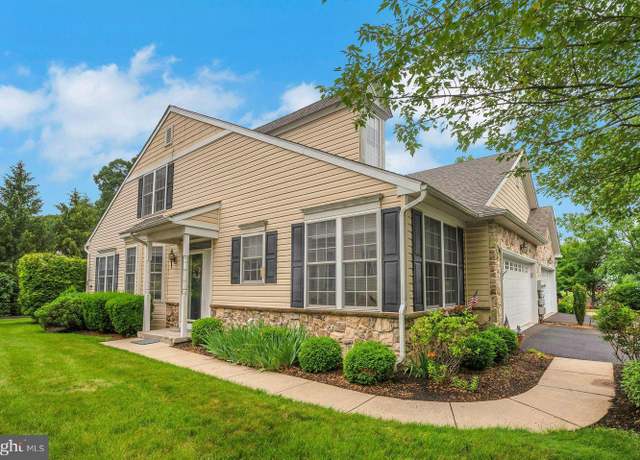 Property at 3132 Arbour Green Ct, Hatfield, PA 19440, 2 beds, 2.5 baths
