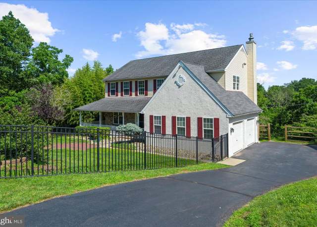 Property at 131 Appledale Rd, Norristown, PA 19403, 4 beds, 2.5 baths