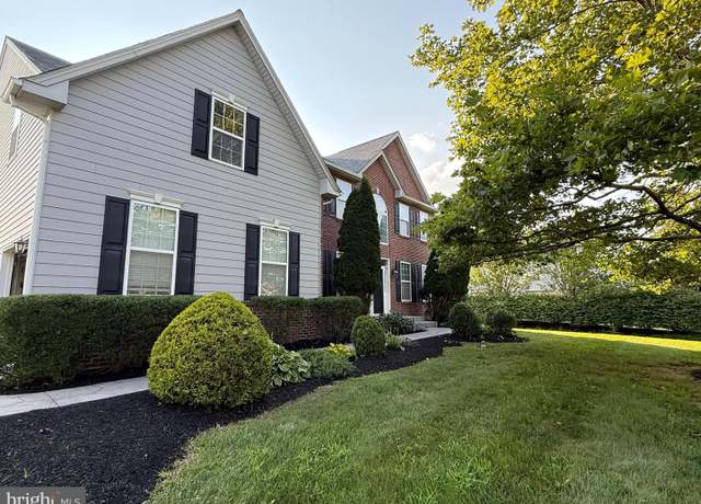 Property at 138 Bradford Dr, Schwenksville, PA 19473, 4 beds, 2.5 baths