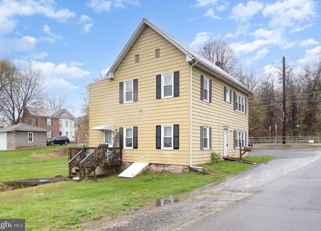 Property at 17 Clark St, Duncannon, PA 17020, 2 beds, 2 baths