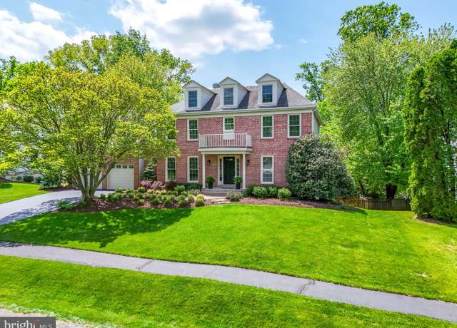 Property at 12017 Meadowville Ct, Herndon, VA 20170, 5 beds, 3.5 baths
