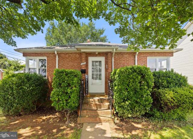 Property at 222 Washington Ave, Front Royal, VA 22630, 3 beds, 1 bath