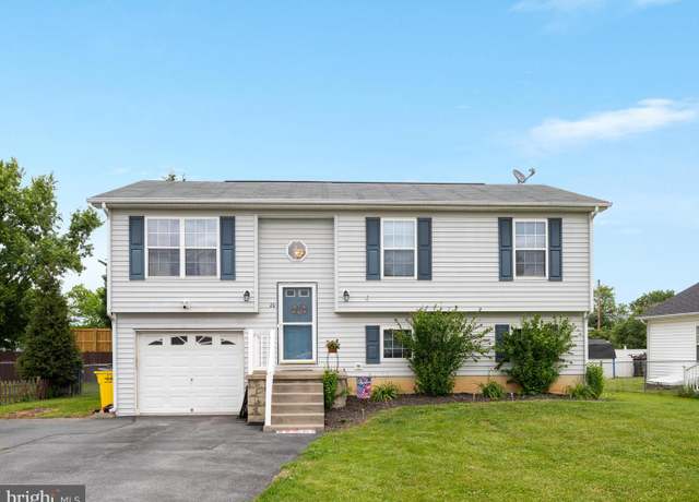 Property at 20 Cook Ct, Martinsburg, WV 25405, 3 beds, 2 baths