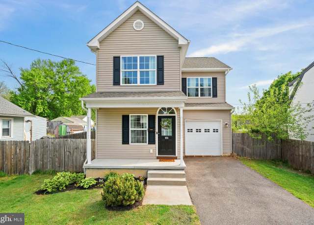 Property at 406 10th St, New Castle, DE 19720, 3 beds, 2.5 baths